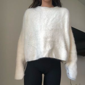ABOUT US / SUPER DOWN | Jessie fuzzy sweater
